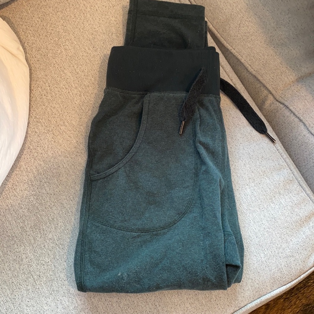 Excellent condition green Lululemon joggers